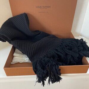 Louis Vuitton Large Rib Scarf with Pockets Wool Cashmere Blend Black Preloved